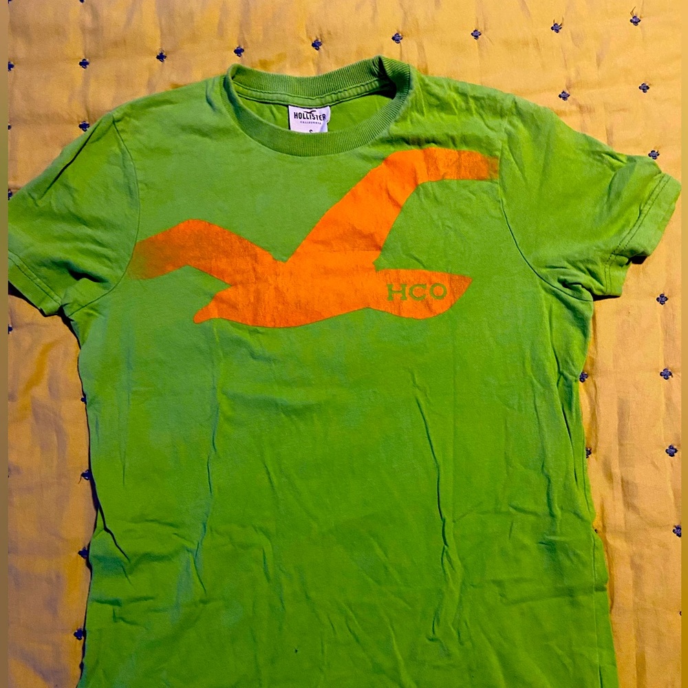 Hollister Small green t-shirt used good condition